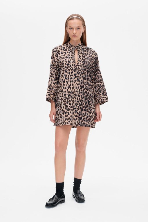 Voguenook.shop6123a055b8 1
